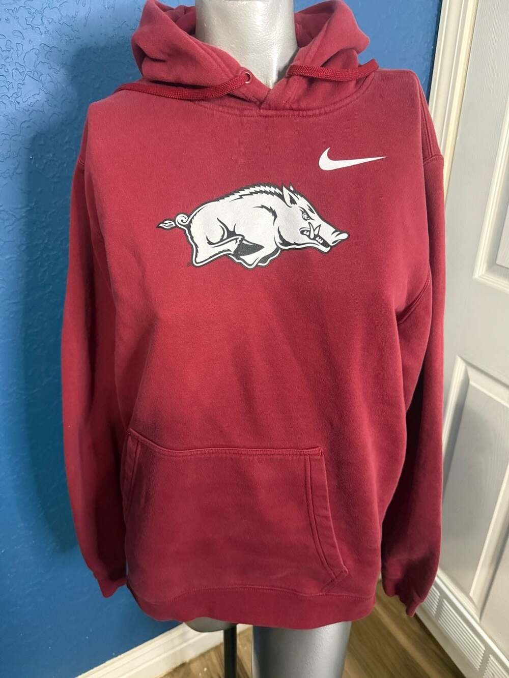 Nike Arkansas Razorbacks Hoodie Red Pullover Sweatshirt Men’s M Fit NCAA
